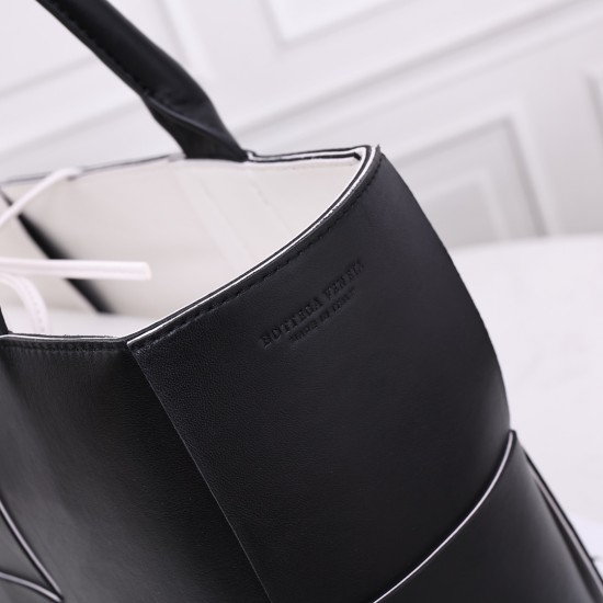 Bottega Veneta Tote