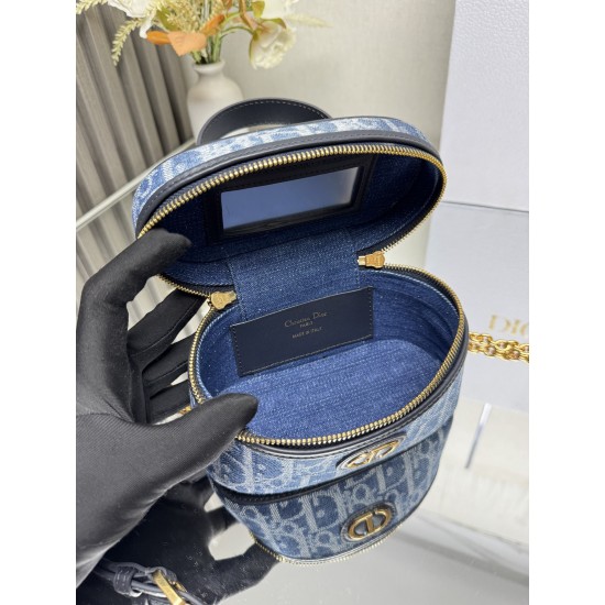 Dior Montaigne