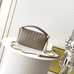 FENDI Baguette