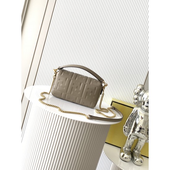 FENDI Baguette
