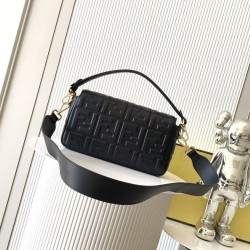 FENDI Baguette