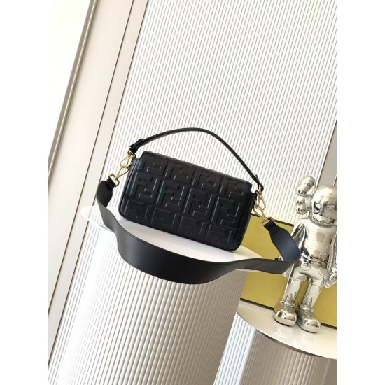 FENDI Baguette