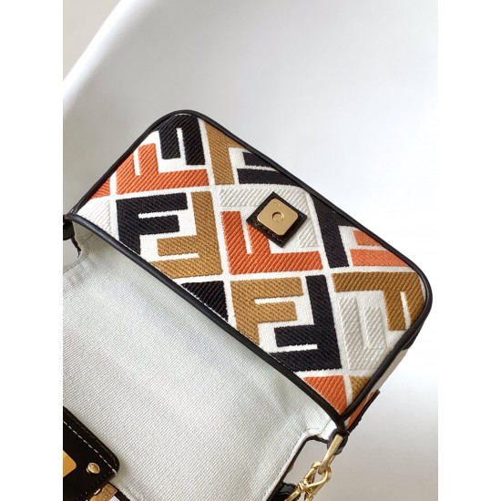 FENDI Baguette