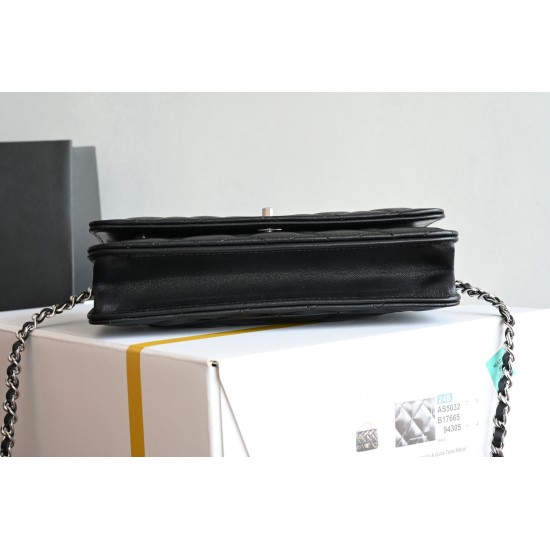 CHANEL WOC