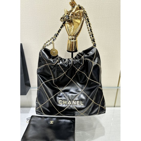 CHANEL 22 Bag