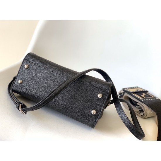 FENDI Peekaboo