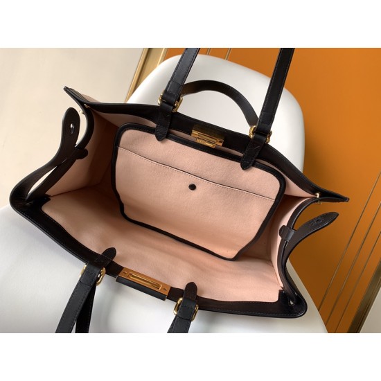 FENDI Tote Bags