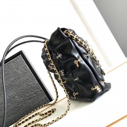 CHANEL 22 Bag