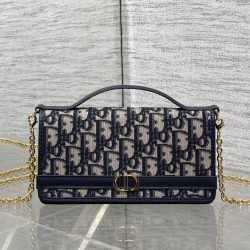 Dior Montaigne