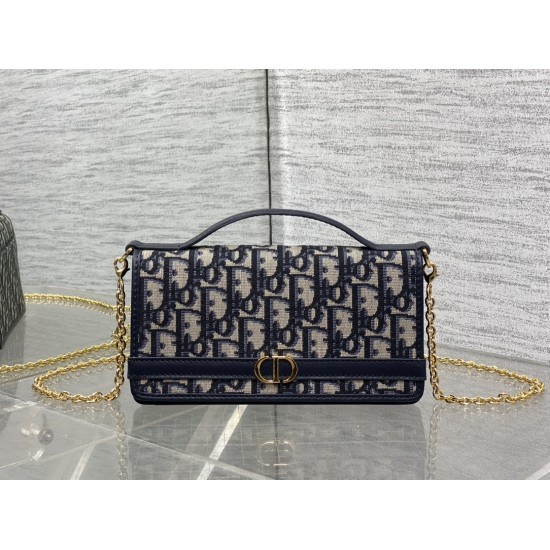 Dior Montaigne