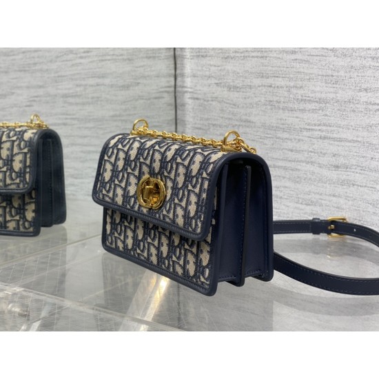 Dior Caro