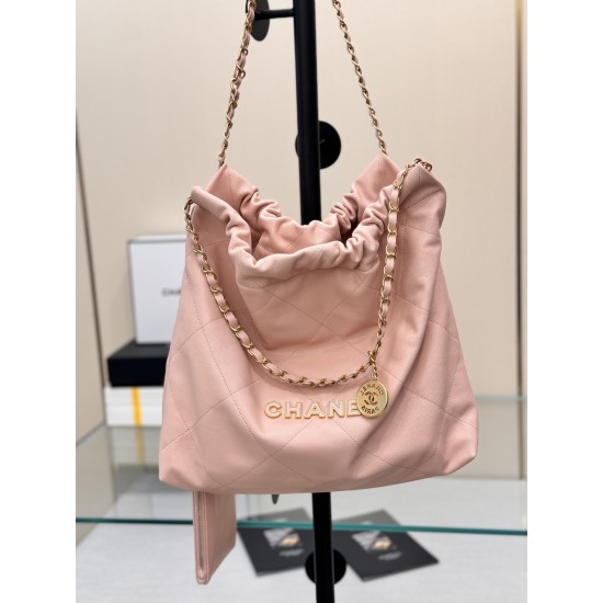 CHANEL 22 Bag