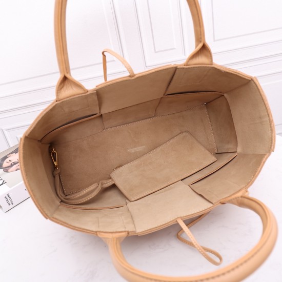 Bottega Veneta Tote