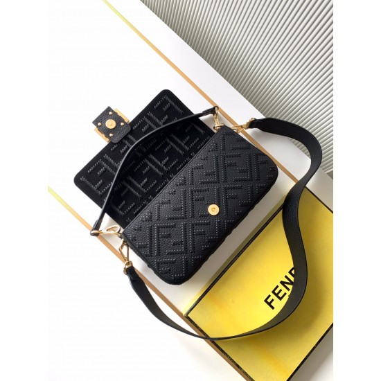 FENDI Baguette