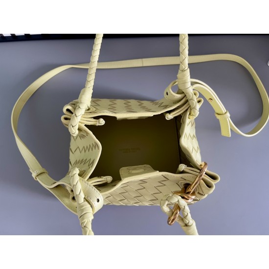 Bottega Veneta Parachute