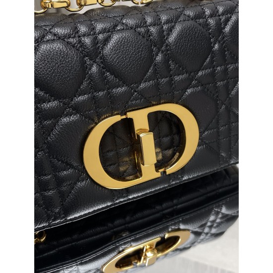 Dior Montaigne