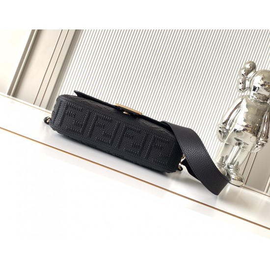 FENDI Baguette