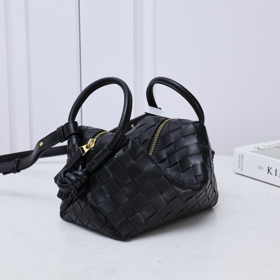 Bottega Veneta Loop