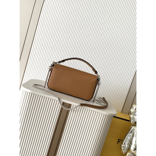 FENDI Baguette