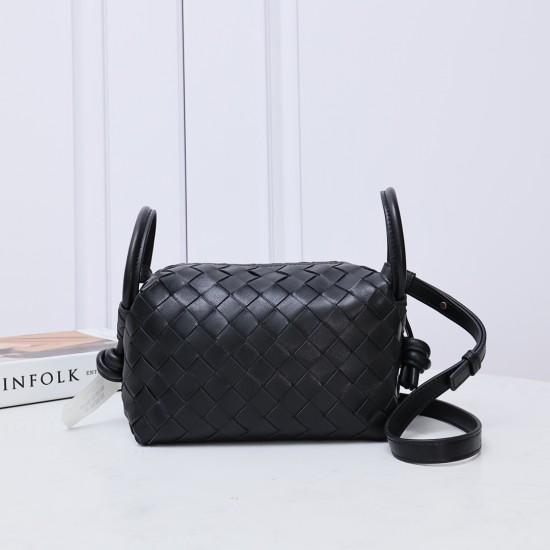 Bottega Veneta Loop