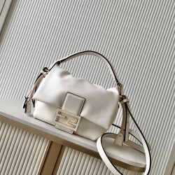 FENDI Baguette