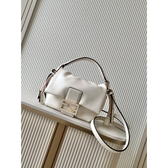FENDI Baguette