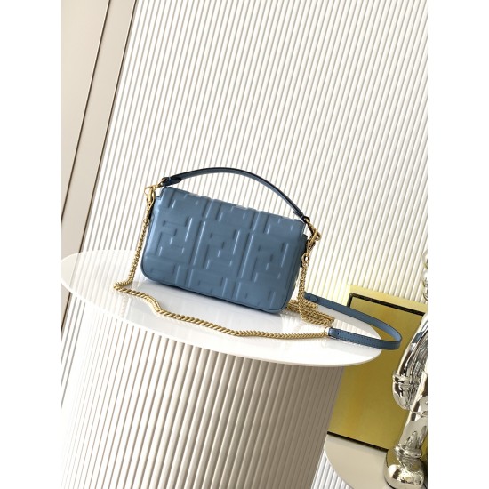 FENDI Baguette