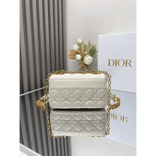 Dior Montaigne