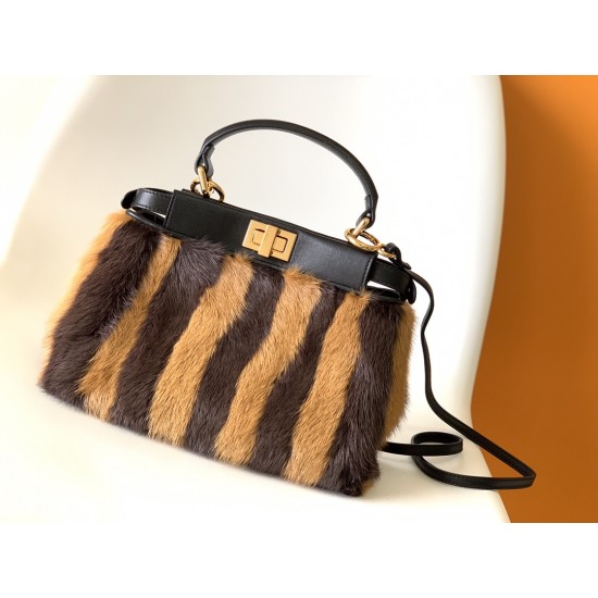 FENDI Peekaboo