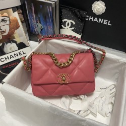 CHANEL 19 BAG