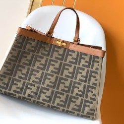 FENDI Tote Bags