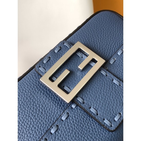 FENDI Baguette