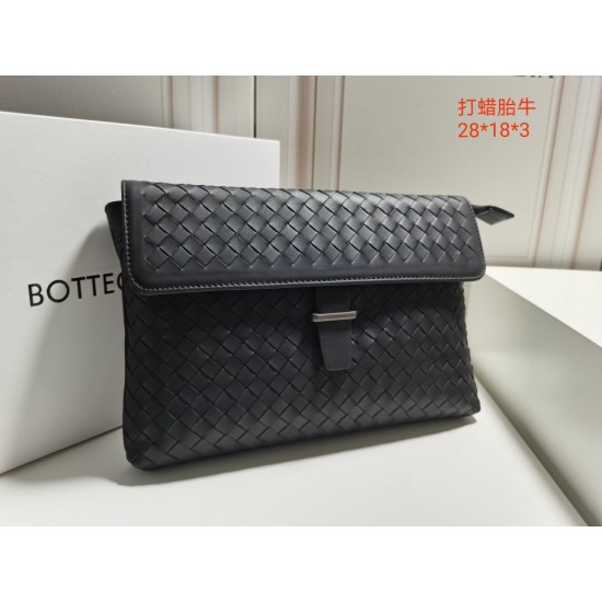 Bottega Veneta More
