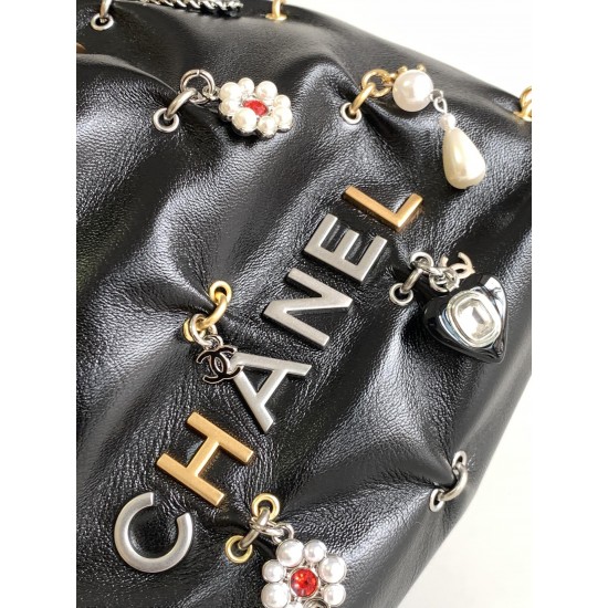 CHANEL 22 Bag