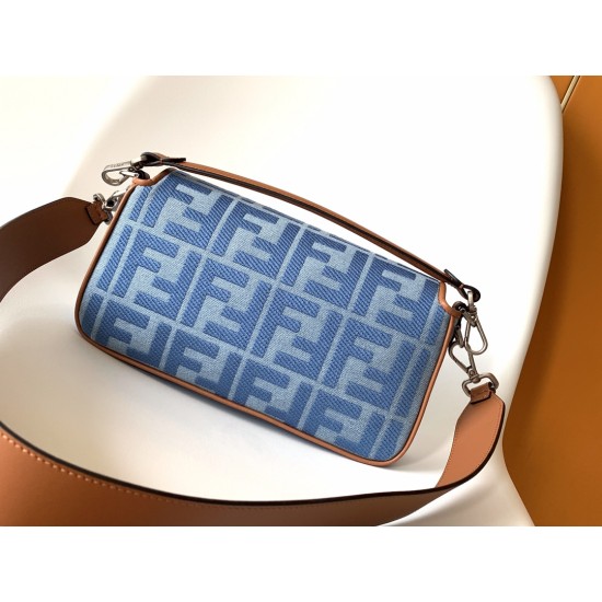 FENDI Baguette