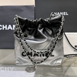 CHANEL 22 Bag