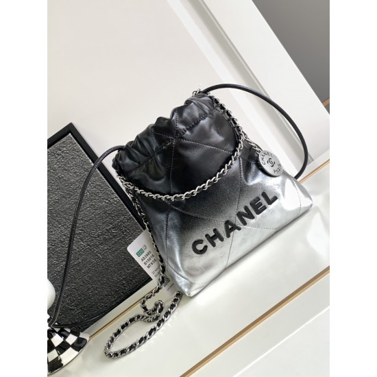 CHANEL 22 Bag