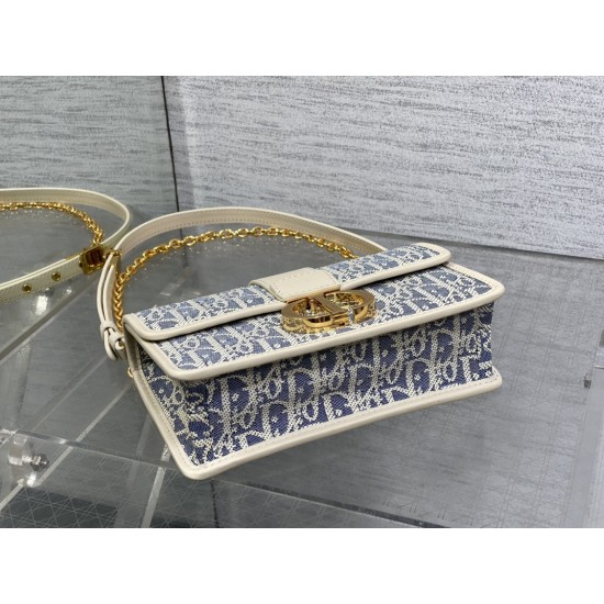 Dior Montaigne