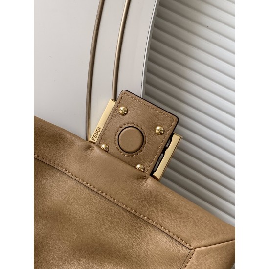 FENDI Baguette