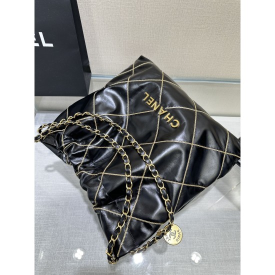 CHANEL 22 Bag