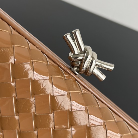 Bottega Veneta More