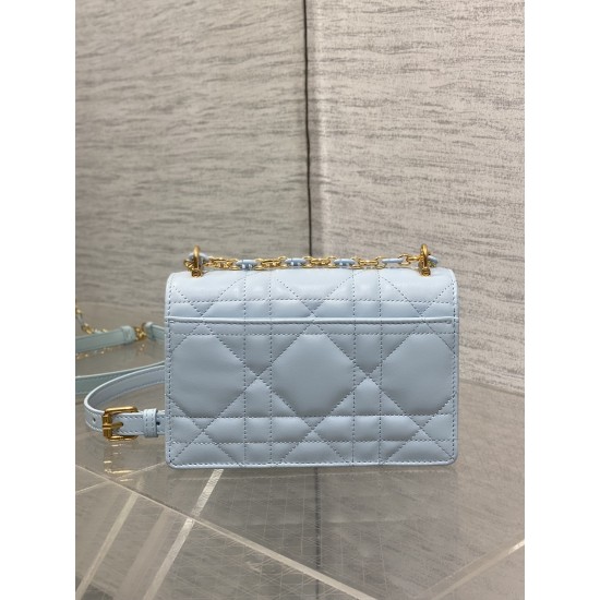 Dior Caro