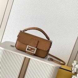 FENDI Baguette