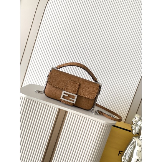 FENDI Baguette