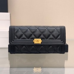 CHANEL BOY BAG