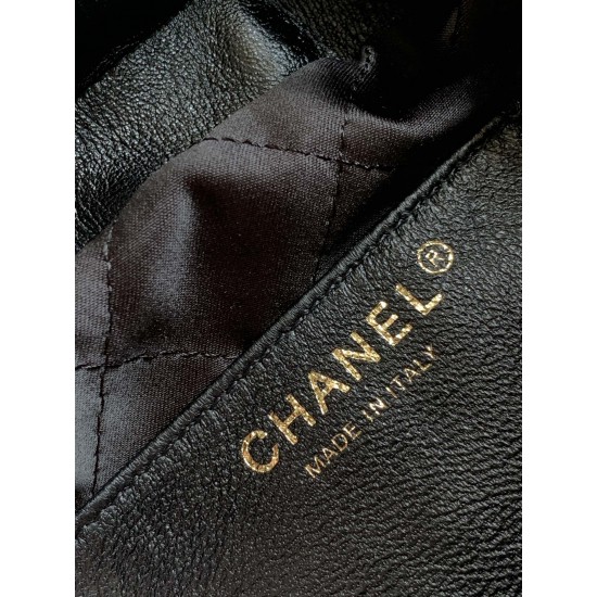 CHANEL 22 Bag