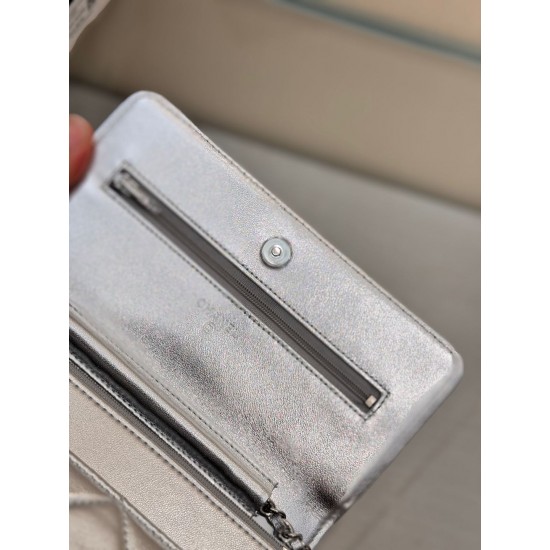 CHANEL WOC