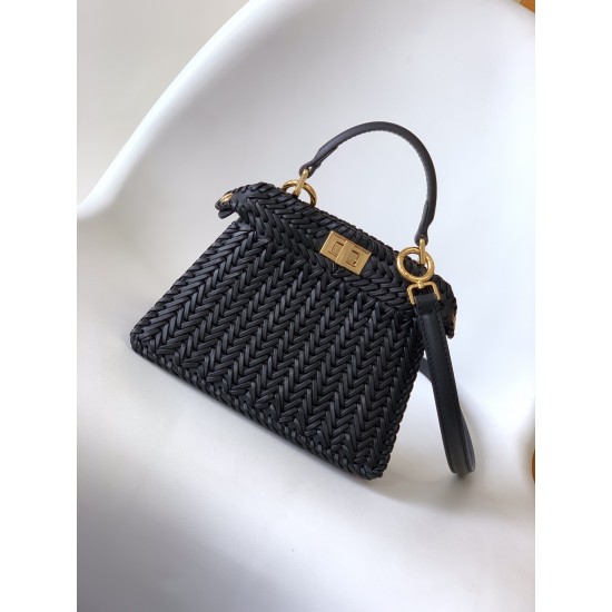 FENDI Peekaboo