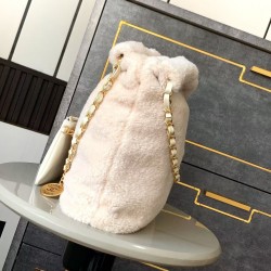 CHANEL 22 Bag
