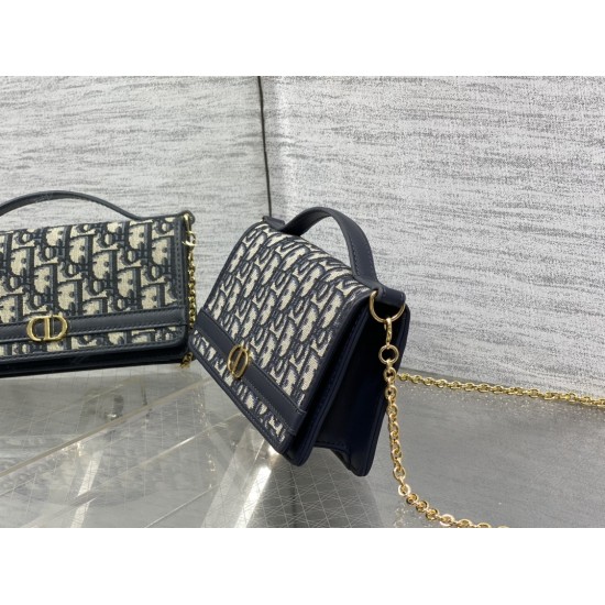 Dior Montaigne